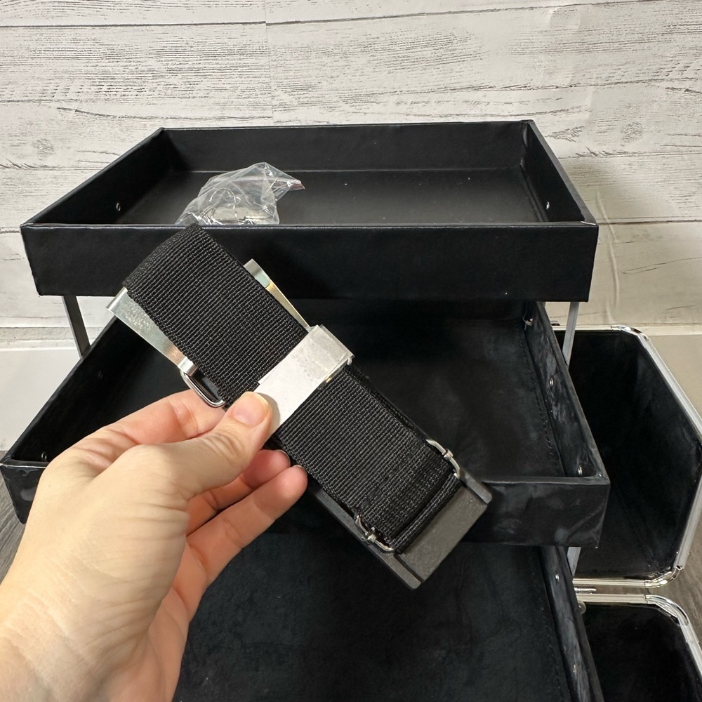 Arbonne professional locking makeup case - Picture 12 of 13
